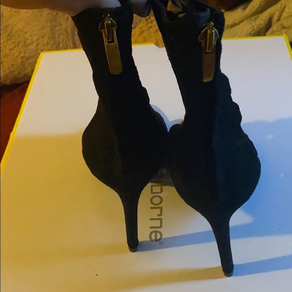new guess heels - Picture 2 of 2